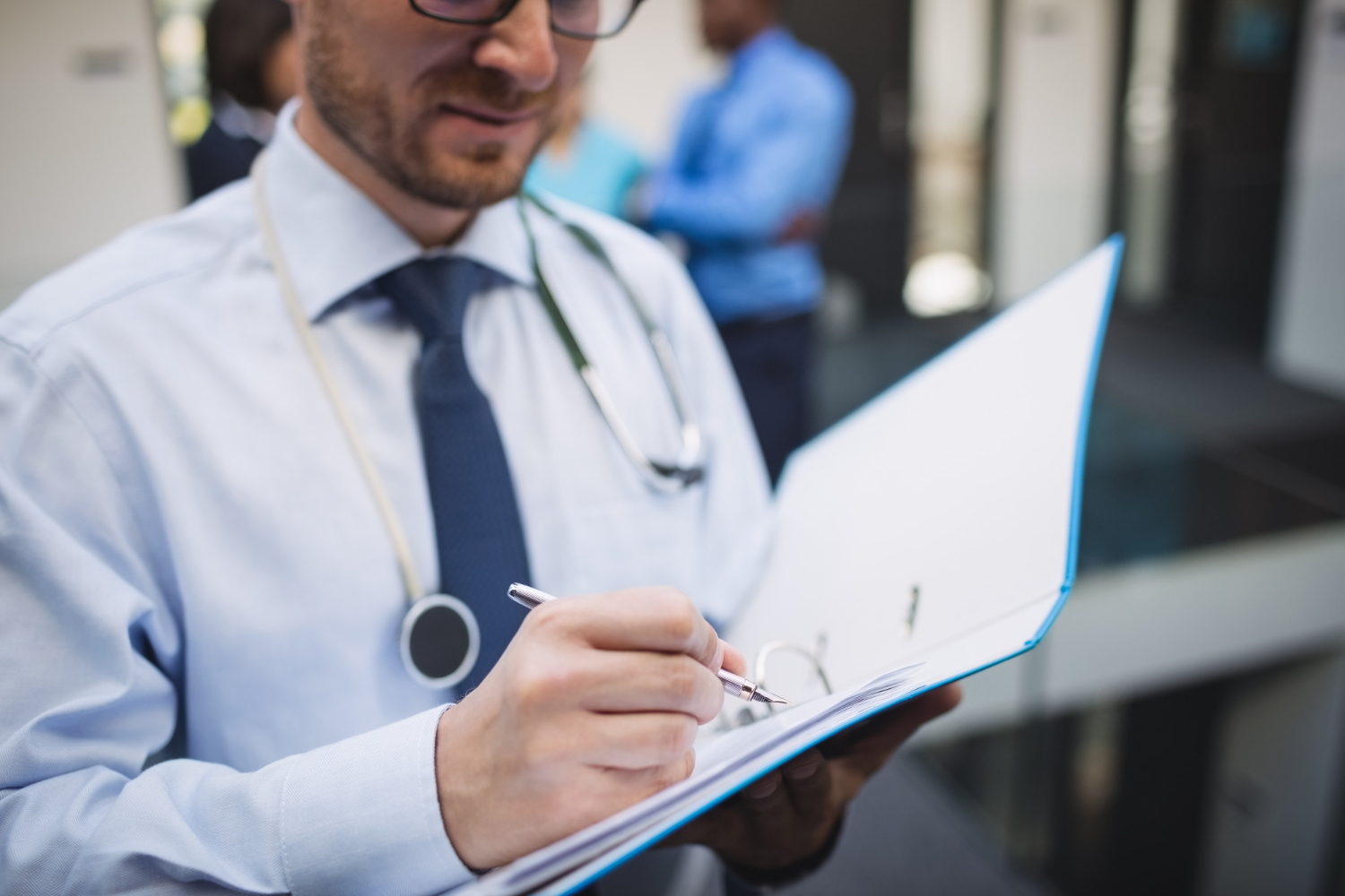 Contabilidade para clínicas médicas como ter controle de folha, guias e carga tributária
