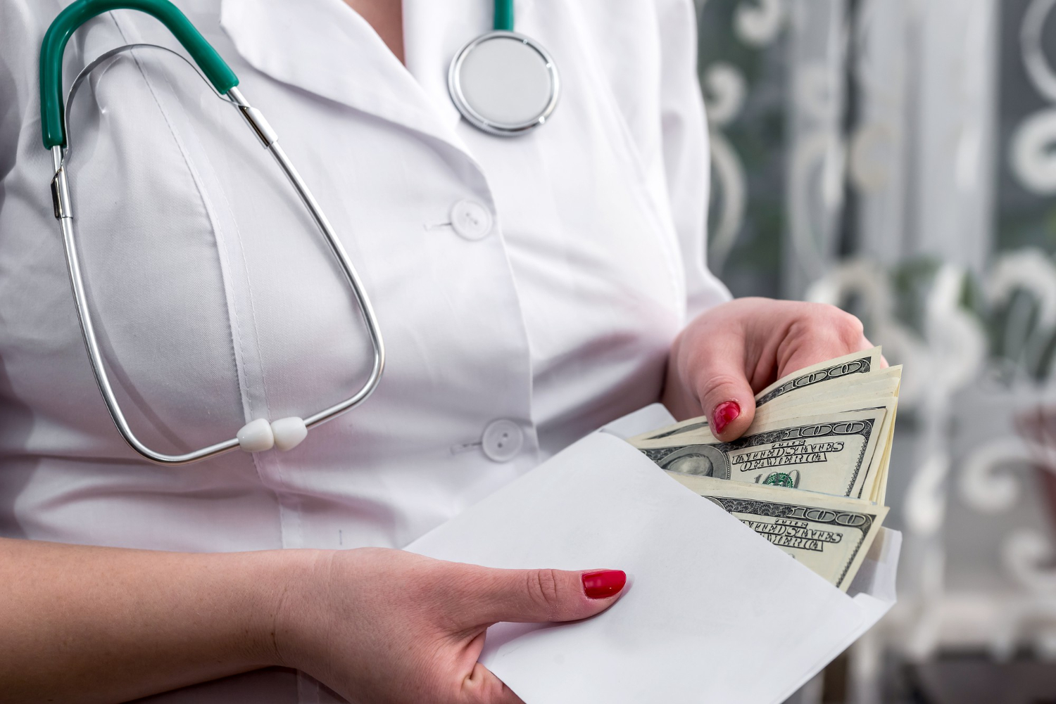 Como uma Clínica Médica Evitou Multas Milionárias com Apoio da JJR Consultoria Contábil