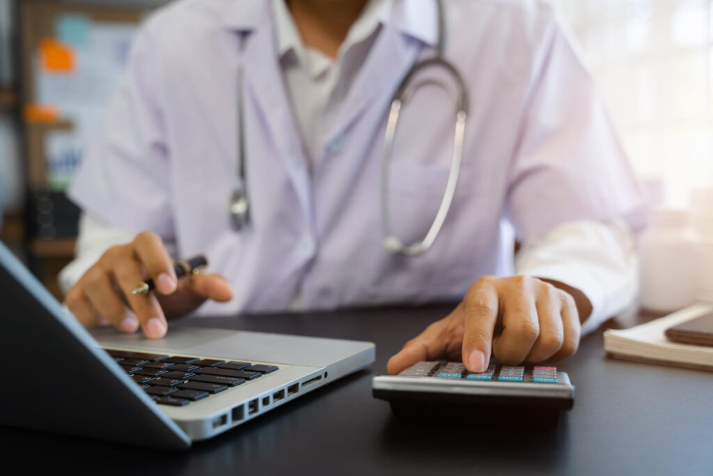 Como clínicas médicas podem reduzir custos fiscais em 2026